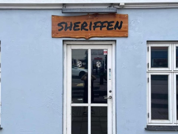 Facade af natklubben Club K52 til salg i Kalundborg